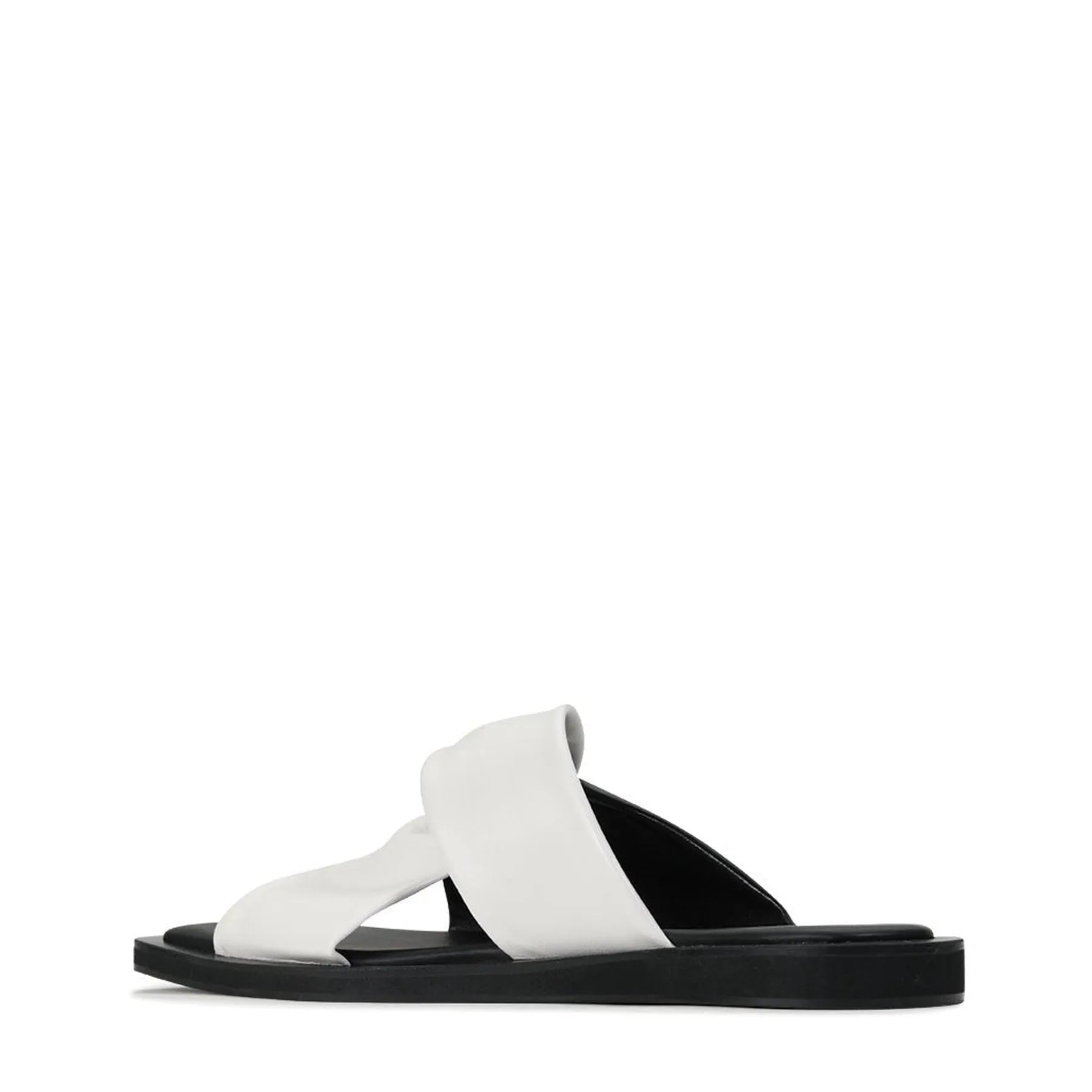 MISTIQUE CROSSOVER SANDAL