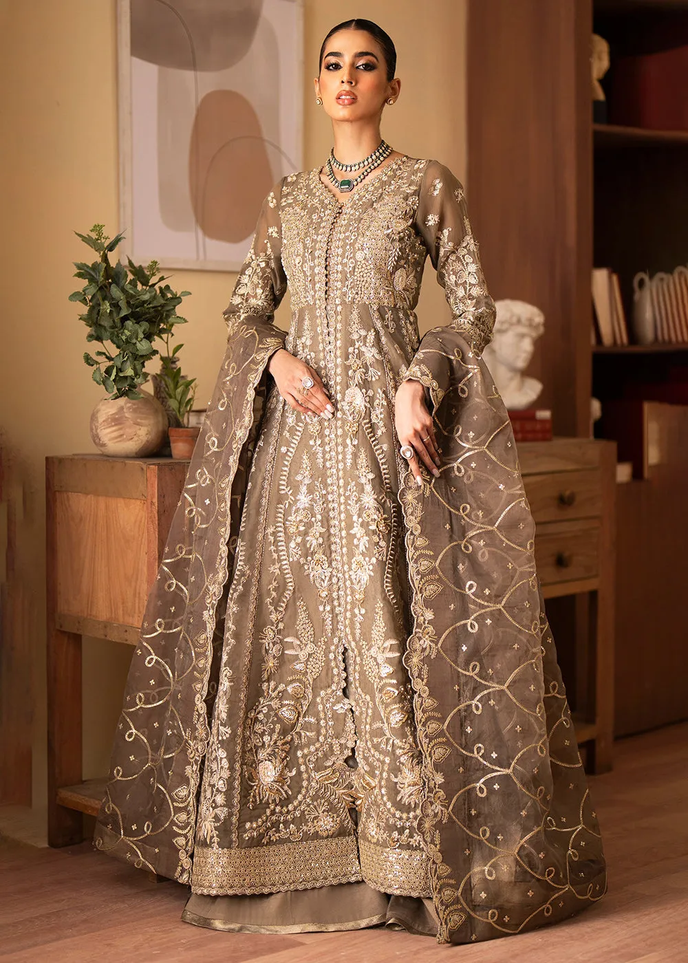 Romansiyyah Luxury Formals '24 by Emaan Adeel | YESRA